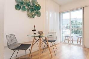 Dining - PORT CITY HAIFA-studio w/ balcony near the BEACH#2 (Haifa)
