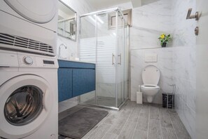 Hair dryer, towels - PORT CITY HAIFA - 1 Bdrm Apt NEAR BEACH #2 (Haifa)