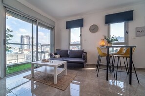 Smart TV - PORT CITY-German Colony 2 Bdrms W/BalconyMAMAD  #3 (Haifa)