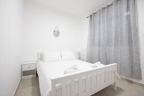 Desk, iron/ironing board, free WiFi, bed sheets