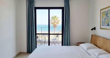 PORT CITY- 1 Bdrm Apt W/ Balcony Beachfront+ MAMAK