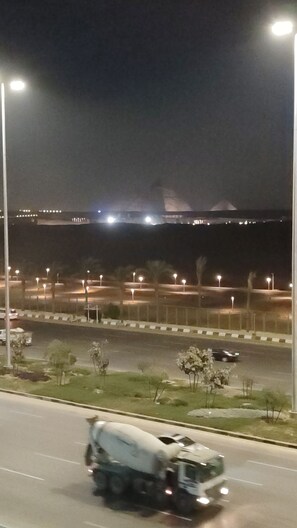 Parking - 3 pyramids view apartment free airport pick up (Giza Governorate)