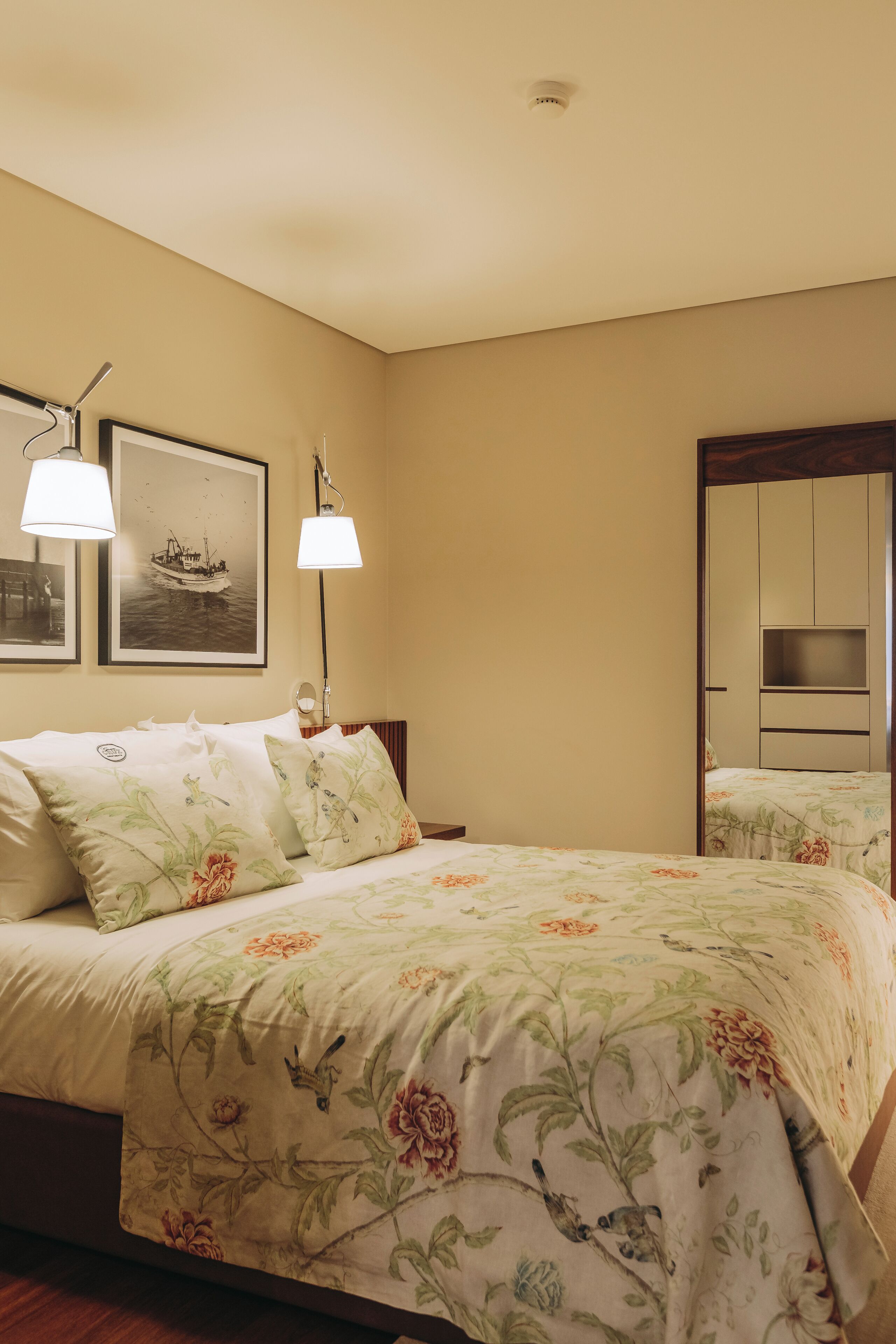 Apartment | Zimmersafe, laptopgeeigneter Arbeitsplatz, schallisolierte Zimmer