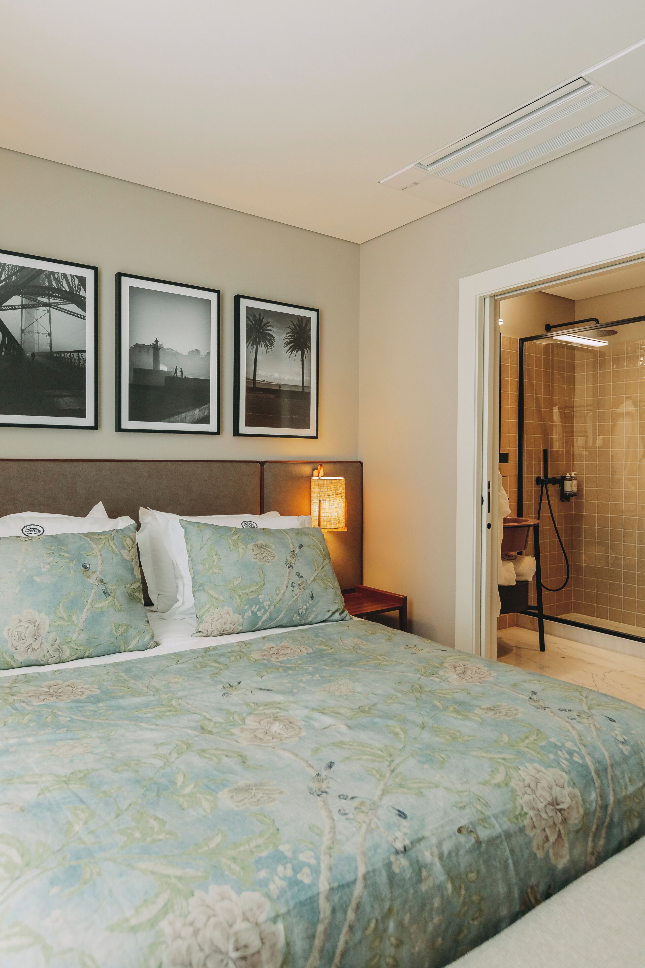 Familienapartment | Zimmersafe, laptopgeeigneter Arbeitsplatz, schallisolierte Zimmer