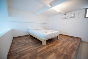 Tabla de planchar con plancha y wifi 