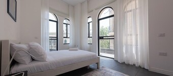 PORT CITY - Flea Market Luxury 2 Bdrm W/ 2 Balcony