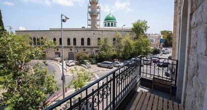 Port city - Flea Market Luxury 2 bdrm w/ 2 balcony