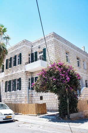 Exterior - PORT CITY HAIFA - Authentic 1 Bdrm GermanColony 4 (Haifa)