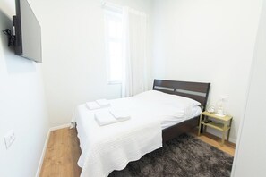Iron/ironing board, free WiFi, bed sheets - PORT CITY HAIFA - Authentic 1 Bdrm GermanColony 4 (Haifa)