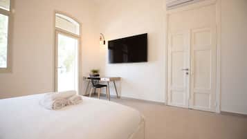 2 bedrooms, soundproofing, iron/ironing board, WiFi