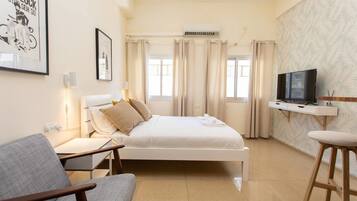1 bedroom, iron/ironing board, WiFi (free), bed sheets
