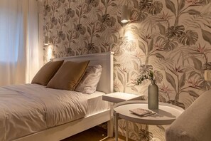 Iron/ironing board, free WiFi, bed sheets - PORT CITY HAIFA-DWNTWNstudio 212 (Haifa)