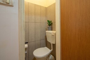 Hair dryer, towels - PORT CITY HAIFA-DWNTWNstudio 212 (Haifa)