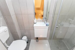 Hair dryer, towels - PORT CITY HAIFA - studio 214 (Haifa)