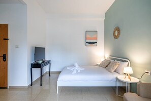 Iron/ironing board, free WiFi, bed sheets - PORT CITY HAIFA - Studio 215 (Haifa)