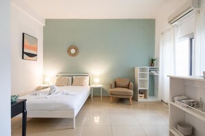 Iron/ironing board, free WiFi, bed sheets - PORT CITY HAIFA - Studio 215 (Haifa)