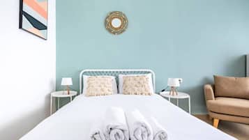 Iron/ironing board, WiFi, bed sheets