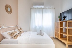 Iron/ironing board, free WiFi, bed sheets - PORT CITY HAIFA - Studio 219 (Haifa)