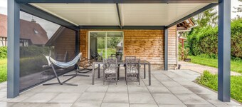 Le Blason - Family home with terrace and garden