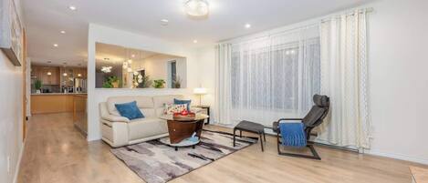TV, fireplace, offices