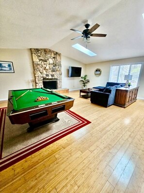 Spielezimmer