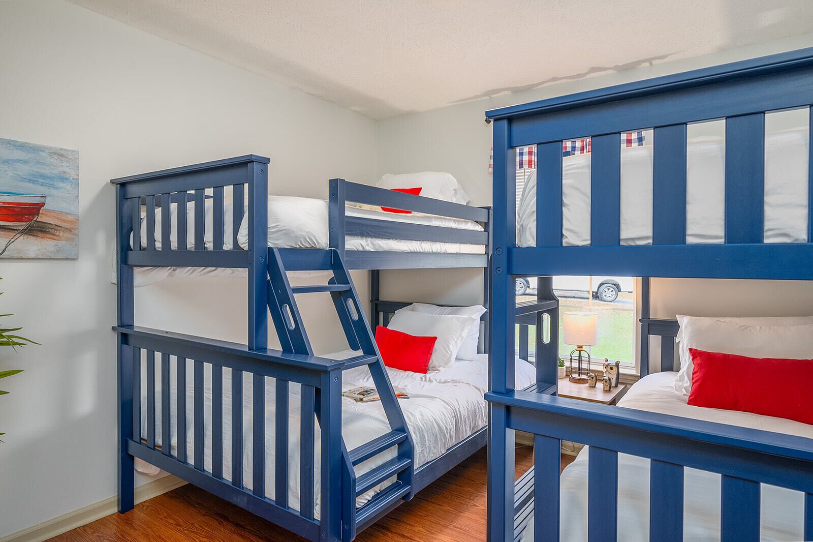 3 chambres, fer et planche à repasser, Wi-Fi, draps fournis