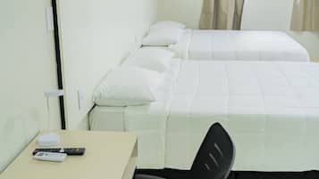 Dobbeltrom – executive | Safe på rommet, skrivebord og skrivebord for bærbar PC