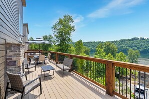 Property grounds - Pop’s Fishing Cabin - 
Lakeviews - Hot Tub - Kayaks - Nature & close to Branson (Branson)