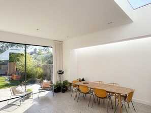 Dining - Large, architect designed family home with garden close to tube in North London (London)