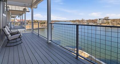 GiGi's Jewel +Lakefront +Elevator +Pool +Golf +Fun