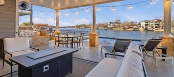 GiGi's Jewel +Lakefront +Elevator +Pool +Golf +Fun