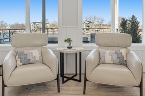 Smart TV, tenis de mesa y estéreo 