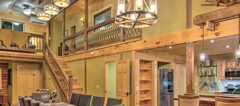 A Mountaintop Chalet with Sunrise Views! Close to Chimney Rock and Lake Lure!