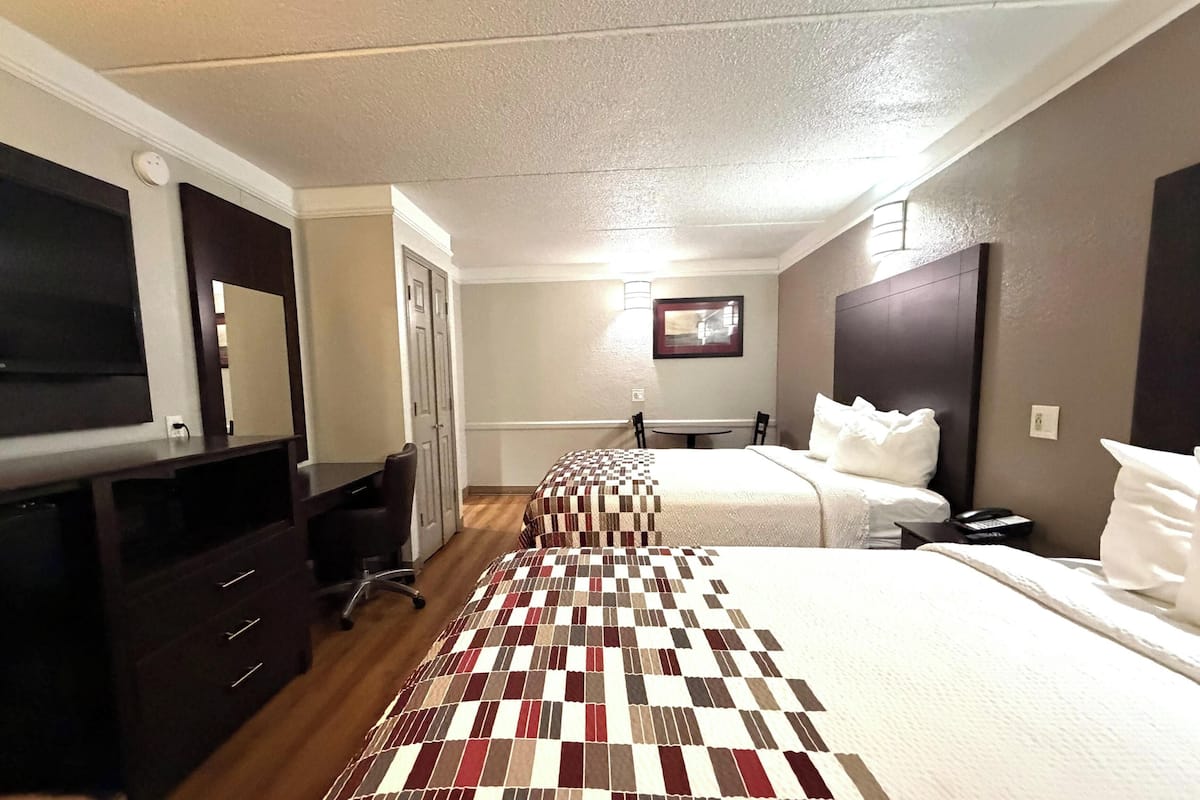 Desk, iron/ironing board, free WiFi, bed sheets