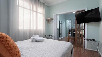 Apartment | Blackout drapes, iron/ironing board, free WiFi