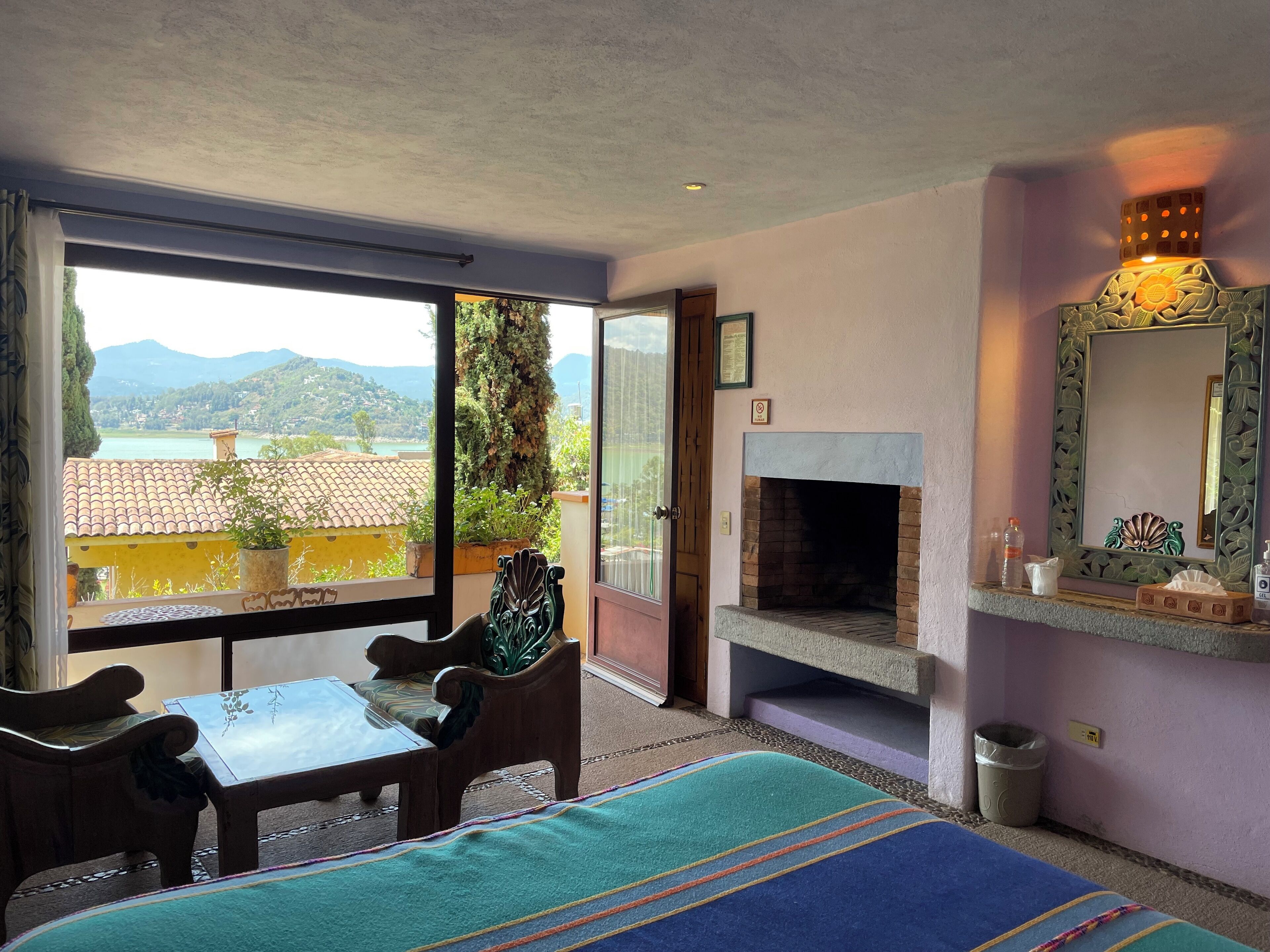 Kamar Double, balkon, pemandangan danau | Brankas, setrika/meja setrika, dan Wi-Fi gratis