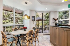 Dining - Luxury Vail Mountain Estate – Ski Access • Spacious • Elegant Mountain Retreat (Vail)
