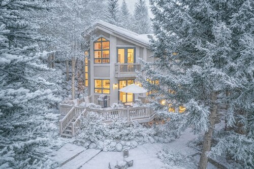 Luxury Vail Mountain Estate – Ski Access • Spacious • Elegant Mountain Retreat