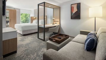 Escritorio, wifi gratis y ropa de cama