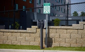Electric vehicle charging station