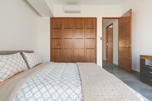3 dormitorios, tabla de planchar con plancha, wifi gratis y ropa de cama