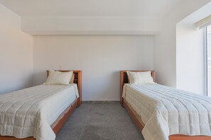 3 bedrooms, iron/ironing board, free WiFi, bed sheets - 3BDR Ocean front luxury APT in Acapulco Diamante (Acapulco de Juárez)