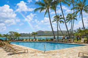 Pool - NEW! Beachfront 2-Bedroom Ocean View Oasis w/ Pool (Kapaʻa)