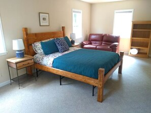 Strykjärn/strykbräda, internet och sängkläder