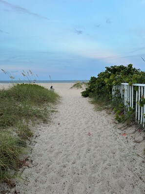 Beach nearby - Waterfront, Pool, Walk to Beach: Prime Location (Fort Lauderdale)