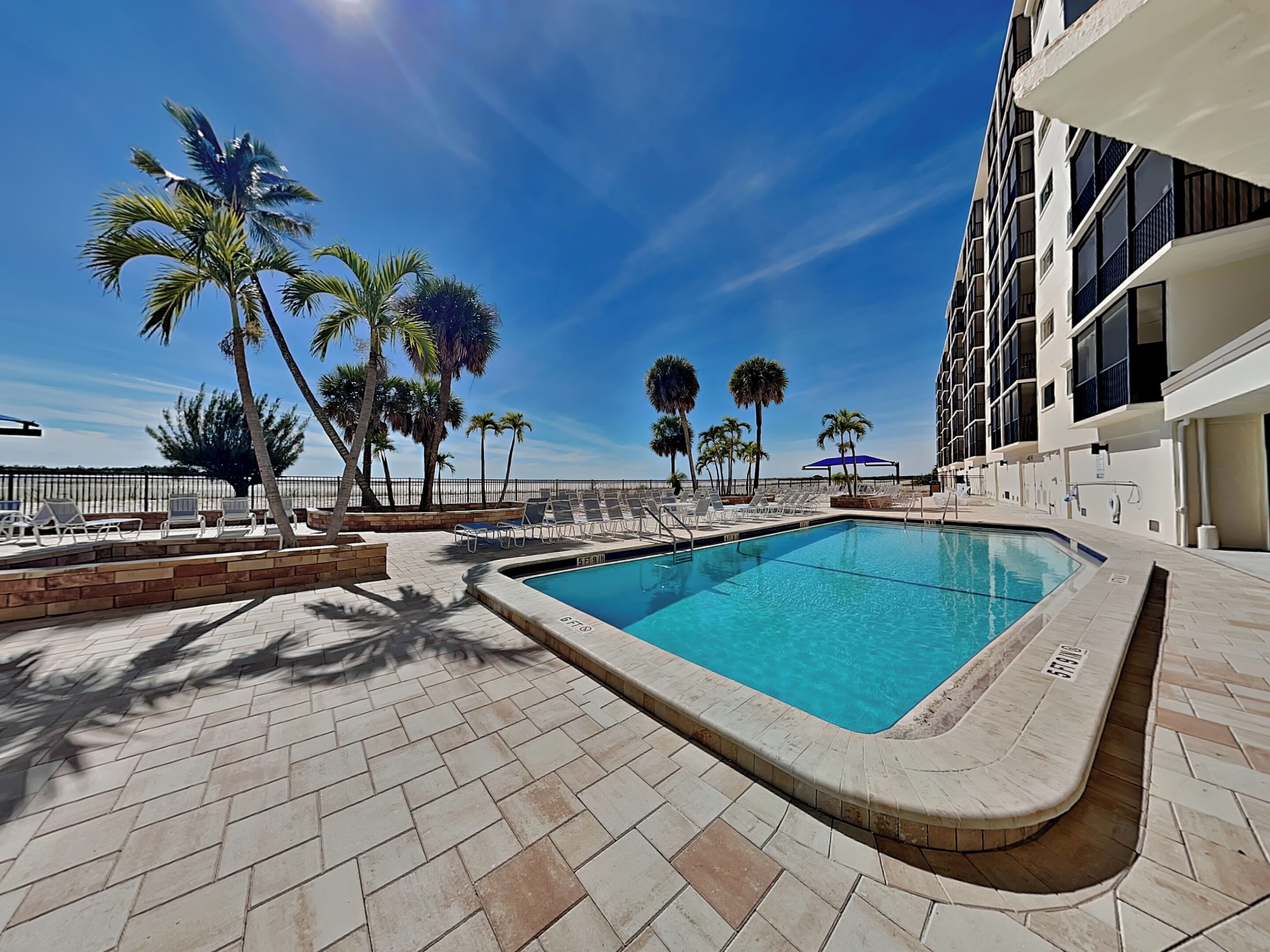 Condo (2 Bedrooms) | Property amenity