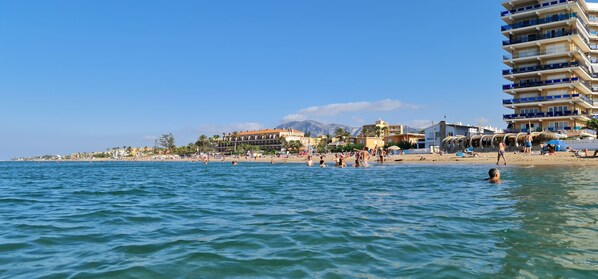 Sun-loungers, beach towels - La Villa Rosa Denia - a beautiful and quiet villa in Montgo (Dénia)