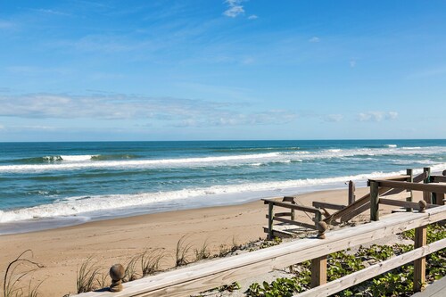 BEACH HOUSE:  Captain’s Quarters #5 Oceanfront 1/1, 2nd Floor w/Private Balcony!