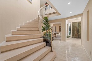Interior - The Sinatra House- Fully Furnished! (Los Angeles)