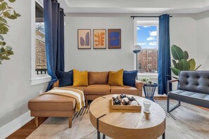 TV, offices - Full Home Group Getaway Sleeps 8 (Detroit)